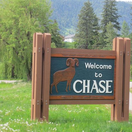 Chase Country Inn Экстерьер фото