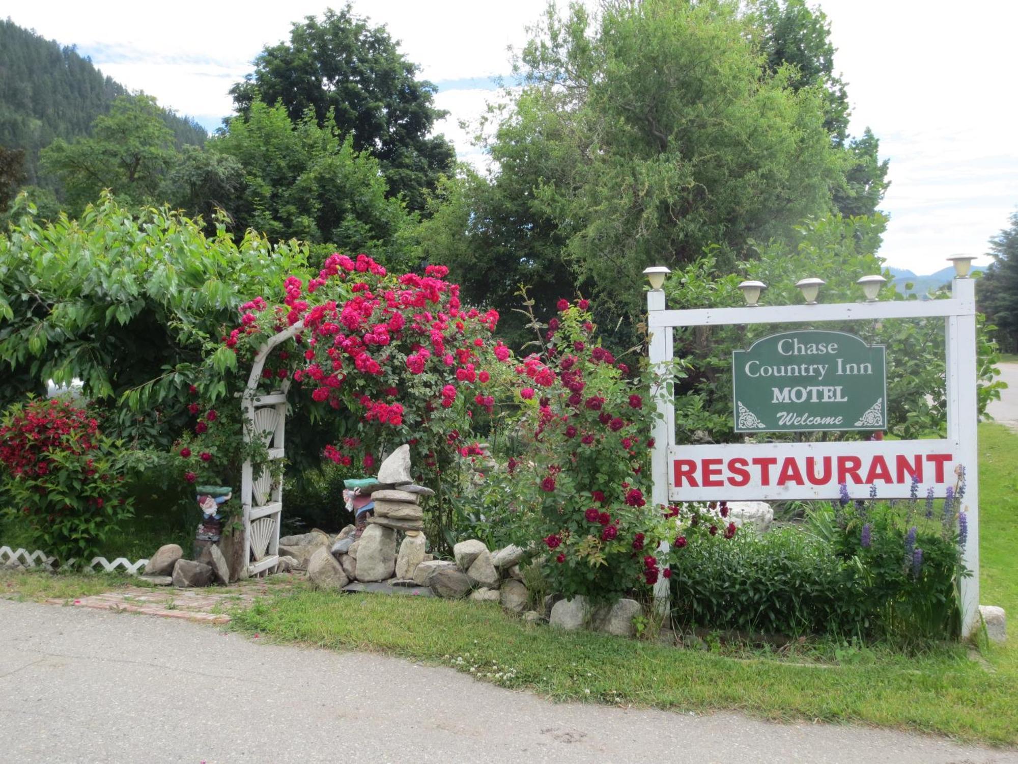 Chase Country Inn Экстерьер фото