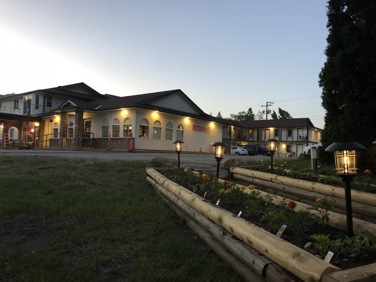 Chase Country Inn Экстерьер фото