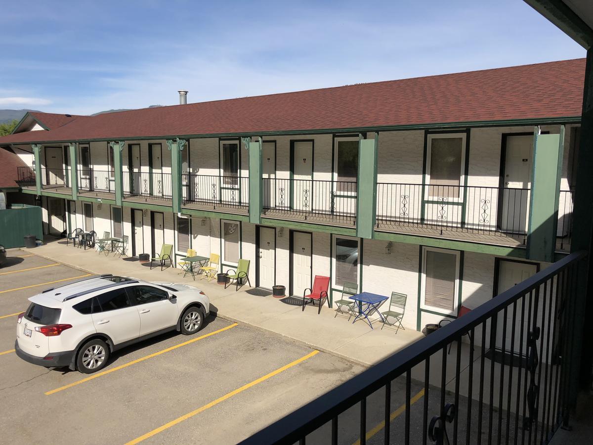 Chase Country Inn Экстерьер фото