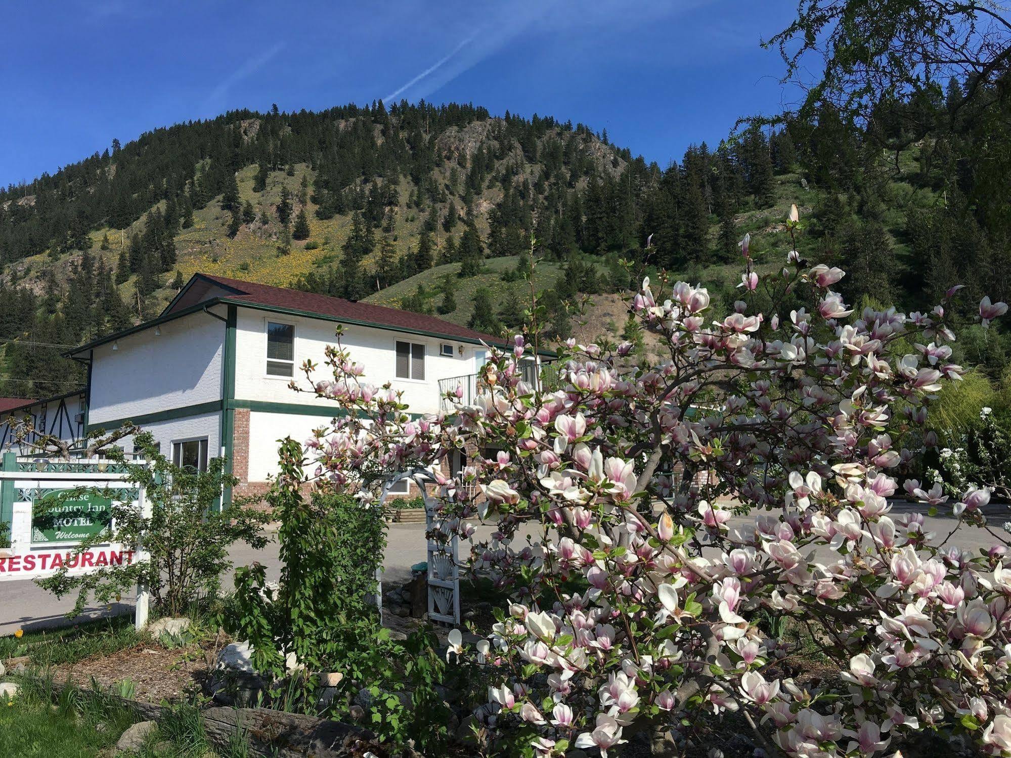Chase Country Inn Экстерьер фото
