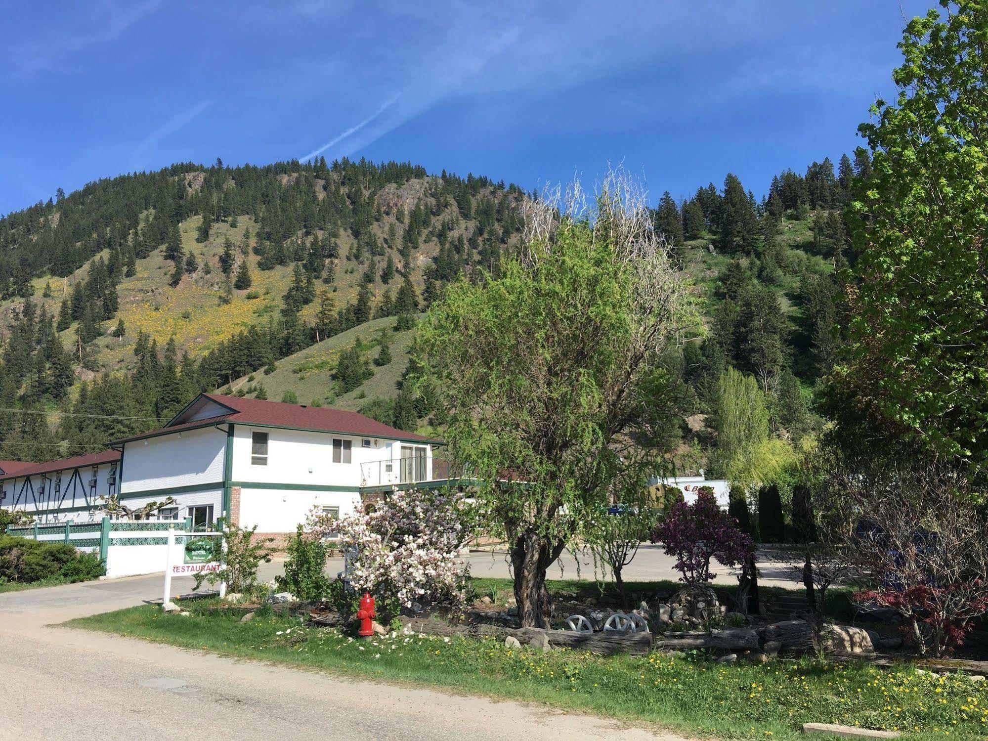 Chase Country Inn Экстерьер фото