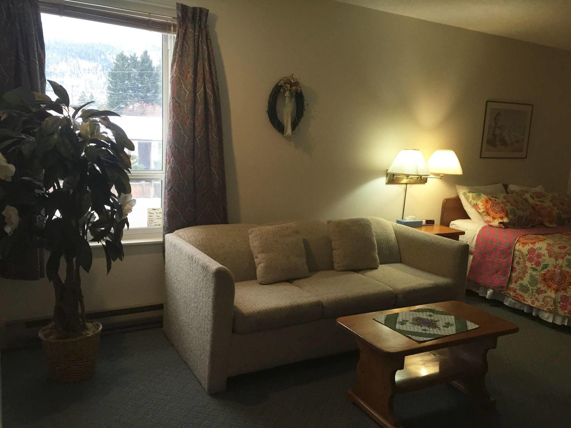 Chase Country Inn Экстерьер фото