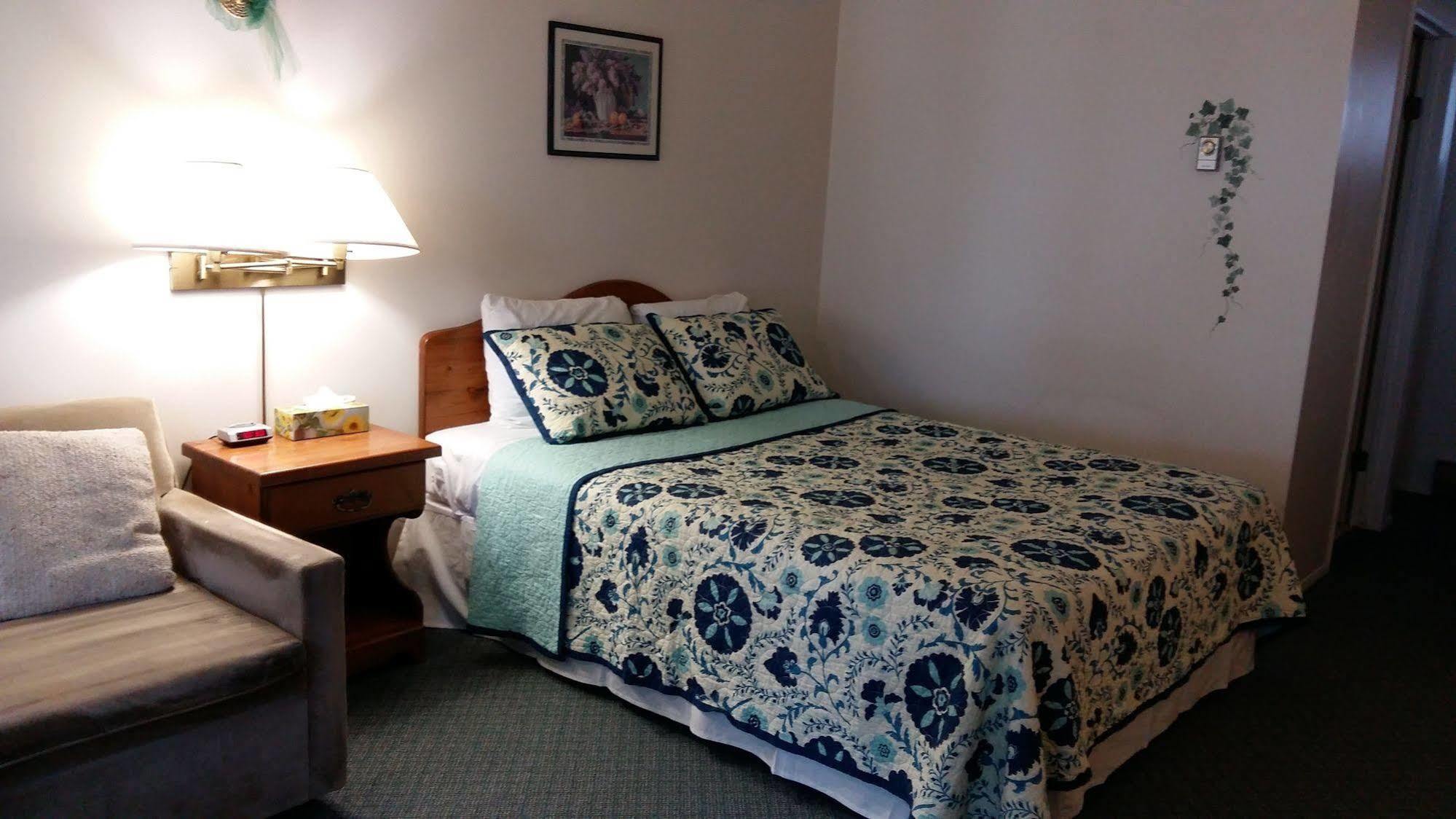 Chase Country Inn Экстерьер фото